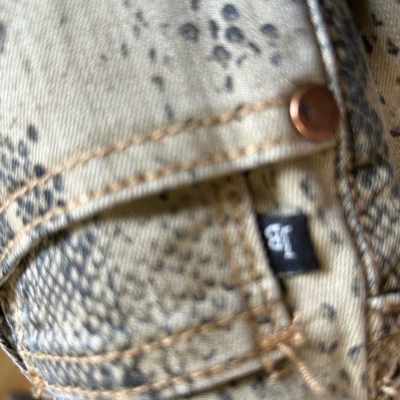 Judy Blue  Tan Gray Snakeskin Print Mid Rise Stretch  Skinny Jeans Size 7/28 - Picture 8 of 8